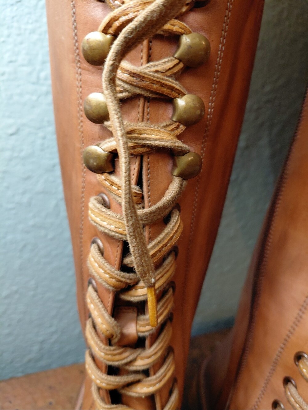 Vintage Foundry Co. Sz. 8 Tan Leather Sadelle Lace Up Boots - Picture 6 of 16